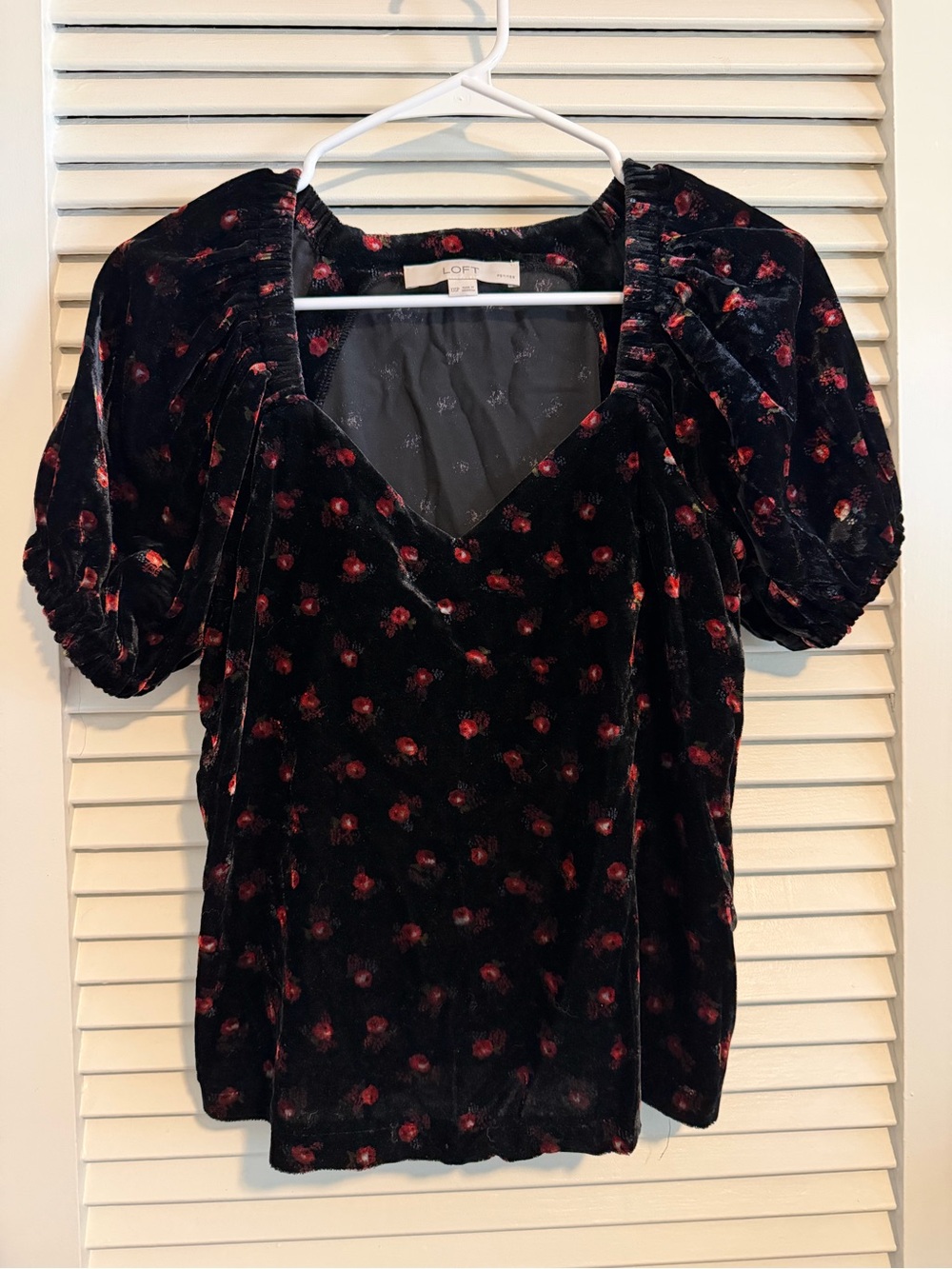LOFT Black Velvet Puff-Sleeve Rose Print Top